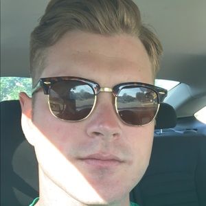 Meet your Posher, Broderick